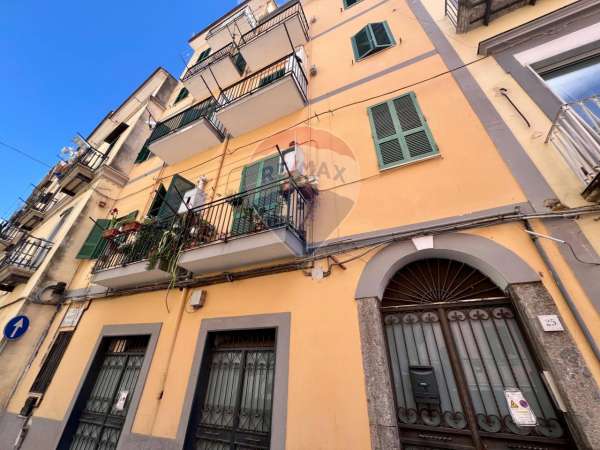 Foto Appartamento in affitto a Napoli