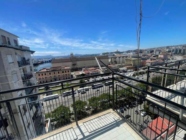 Foto Appartamento in affitto a Napoli