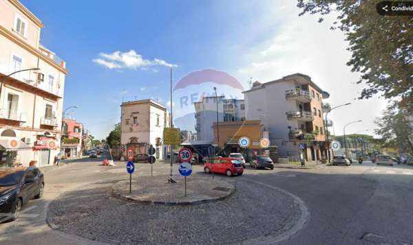 Foto Appartamento in affitto a Napoli