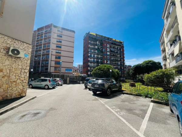 Foto Appartamento in affitto a Napoli