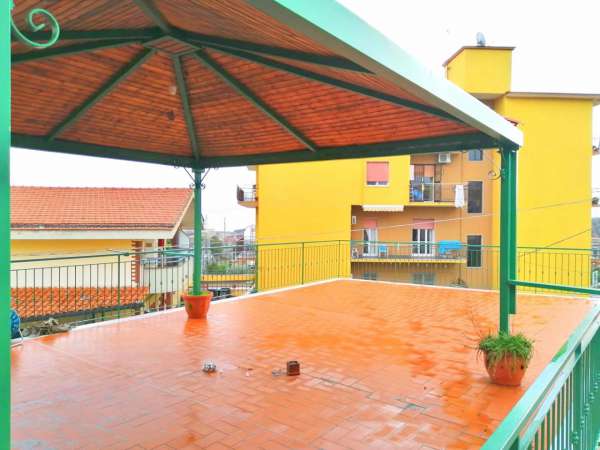 Foto Appartamento in affitto a Napoli