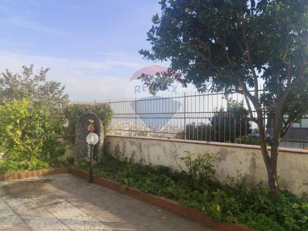 Foto Appartamento in affitto a Napoli