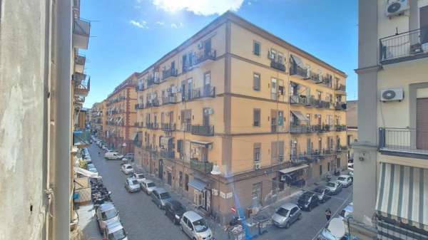 Foto Appartamento in affitto a Napoli