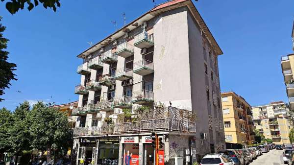 Foto Appartamento in affitto a Napoli