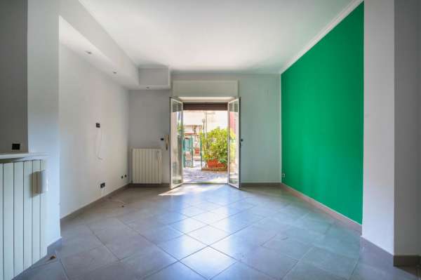 Foto Appartamento in affitto a Napoli