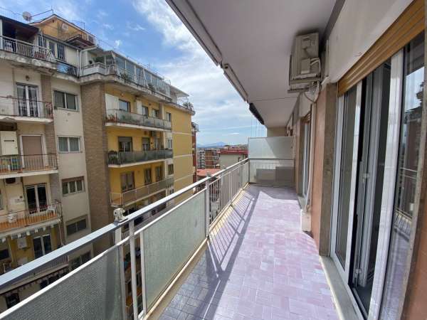 Foto Appartamento in affitto a Napoli