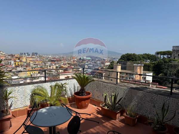Foto Appartamento in affitto a Napoli