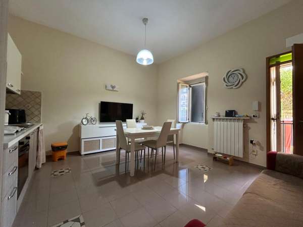 Foto Appartamento in affitto a Napoli