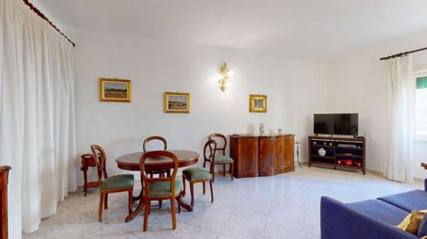 Foto Appartamento in affitto a Napoli