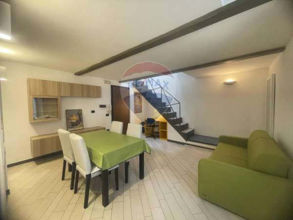 Foto Appartamento in affitto a Napoli