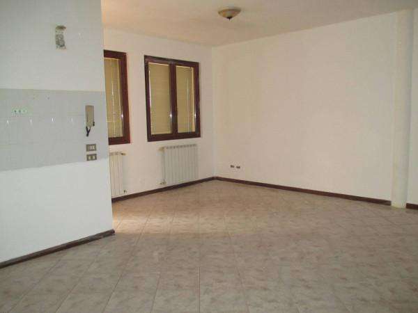 Foto Appartamento in affitto a Nave