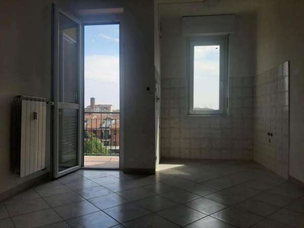 Foto Appartamento in affitto a Nichelino - 2 locali 58mq