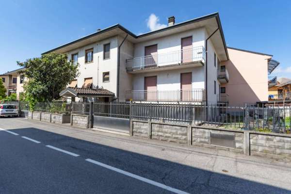 Foto Appartamento in affitto a Origgio