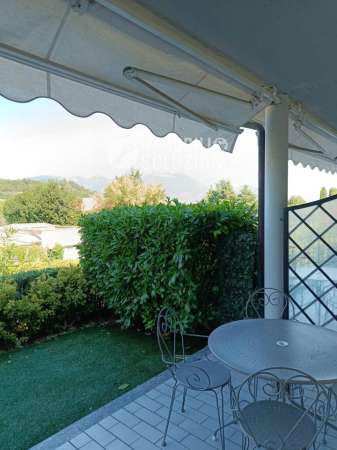 Foto Appartamento in affitto a Padenghe Sul Garda