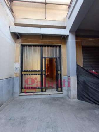 Foto Appartamento in affitto a Palermo - 2 locali 80mq