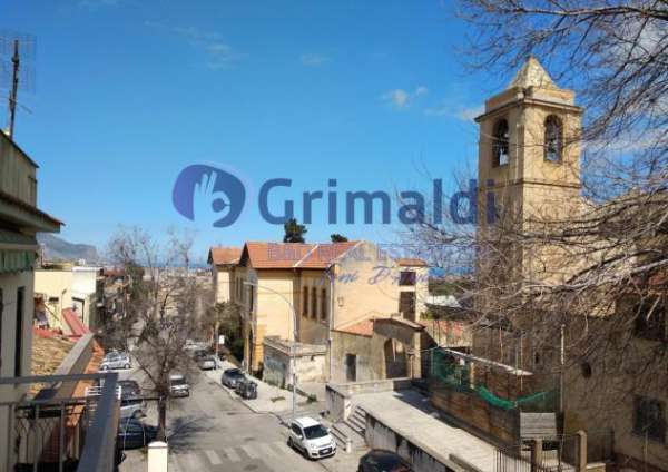 Foto Appartamento in affitto a Palermo - 202mq