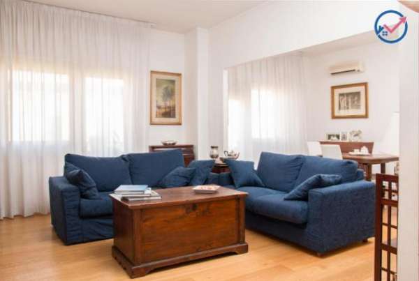 Foto Appartamento in affitto a Palermo - 4 locali 119mq