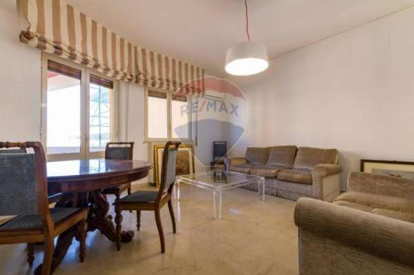 Foto Appartamento in affitto a Palermo - 4 locali 124mq