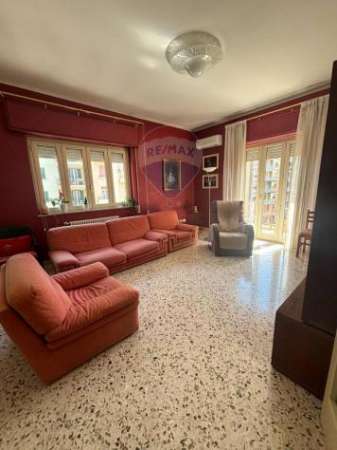 Foto Appartamento in affitto a Palermo - 5 locali 155mq