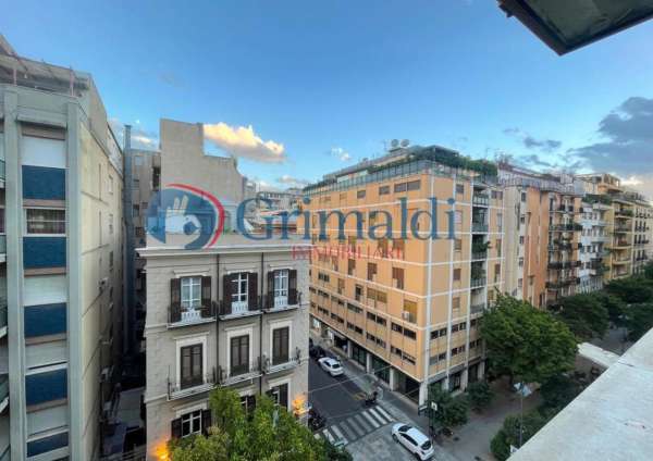 Foto Appartamento in affitto a Palermo