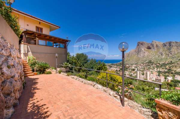 Foto Appartamento in affitto a Palermo