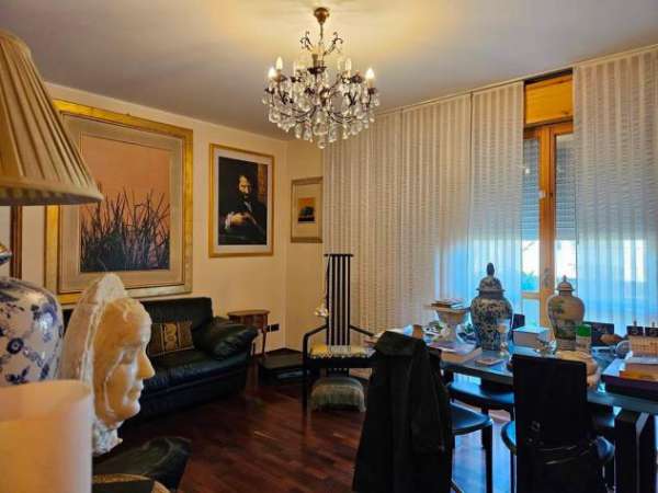 Foto Appartamento in affitto a Parma - 3 locali 90mq