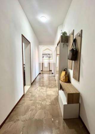 Foto Appartamento in affitto a Parma - 4 locali 115mq