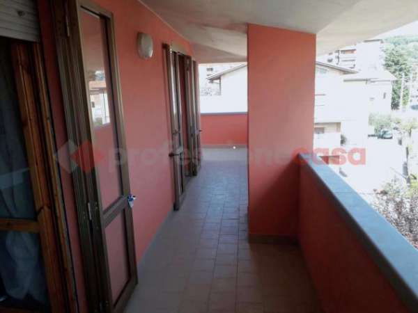 Foto Appartamento in affitto a Perugia - 4 locali 80mq