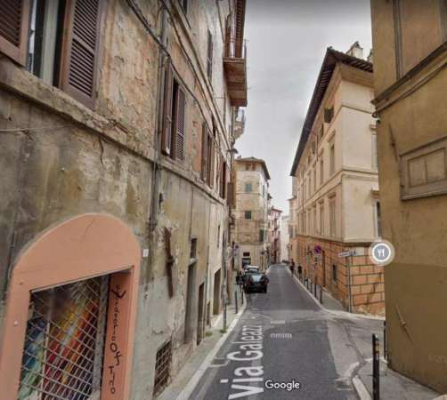 Foto Appartamento in affitto a Perugia - 8 locali 180mq