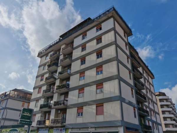 Foto Appartamento in affitto a Pescara - 3 locali 100mq