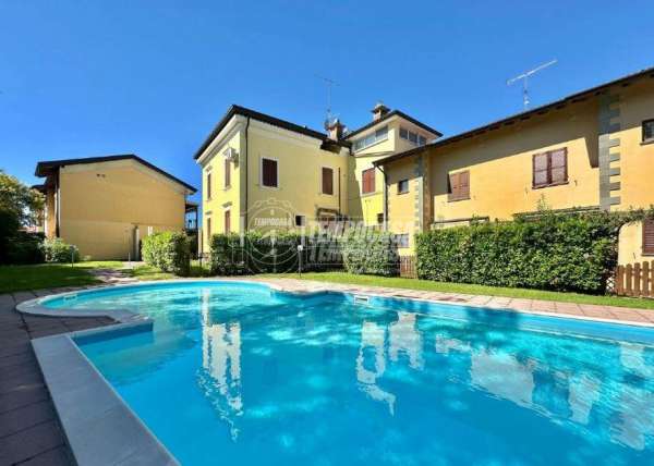 Foto Appartamento in affitto a Peschiera Del Garda