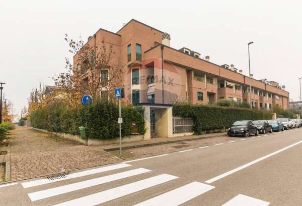 Foto Appartamento in affitto a Pessano Con Bornago