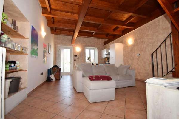Foto Appartamento in affitto a Pinerolo