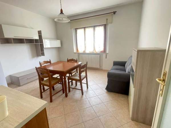 Foto Appartamento in affitto a Pistoia