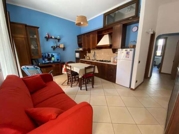 Foto Appartamento in affitto a Pozzuoli - 3 locali 60mq