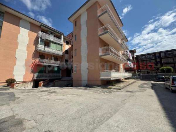 Foto Appartamento in affitto a Quarto - 4 locali 110mq