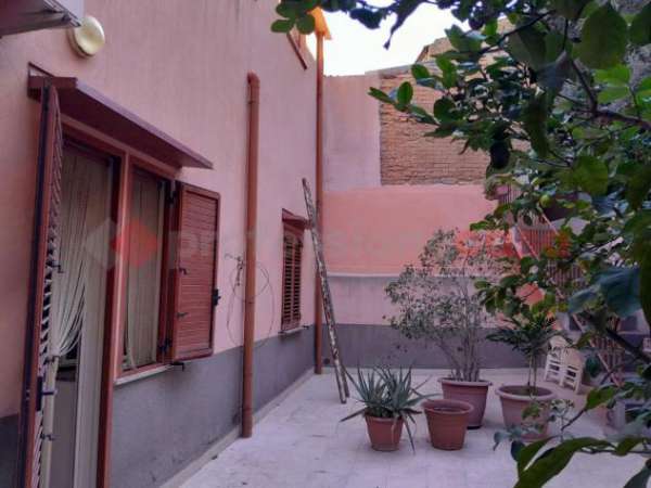 Foto Appartamento in affitto a Reggio Calabria - 3 locali 103mq