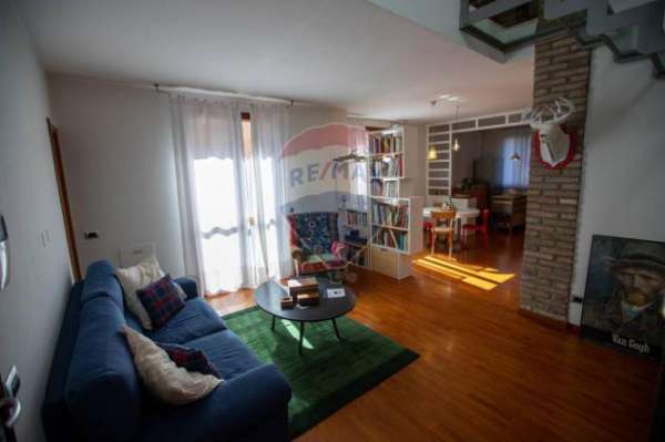 Foto Appartamento in affitto a Reggio Emilia - 3 locali 85mq