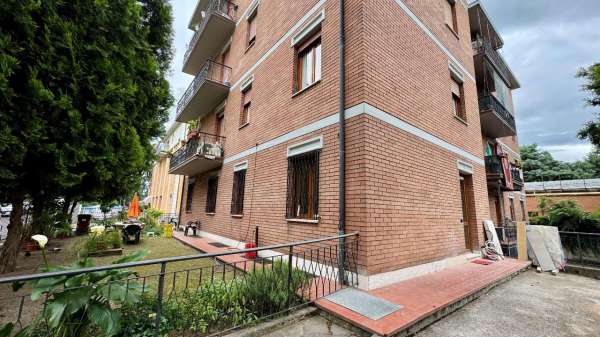 Foto Appartamento in affitto a Reggio Emilia