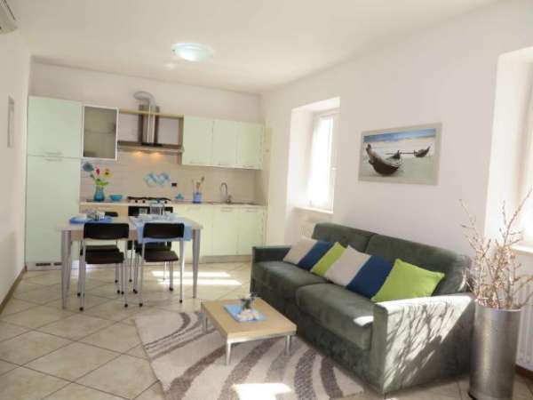 Foto Appartamento in affitto a Riva Del Garda - 3 locali 88mq