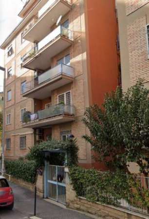 Foto Appartamento in affitto a Roma - 3 locali 101mq