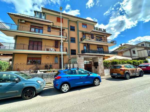 Foto Appartamento in affitto a Roma - 3 locali 120mq