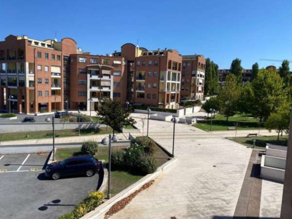 Foto Appartamento in affitto a Roma - 3 locali 84mq