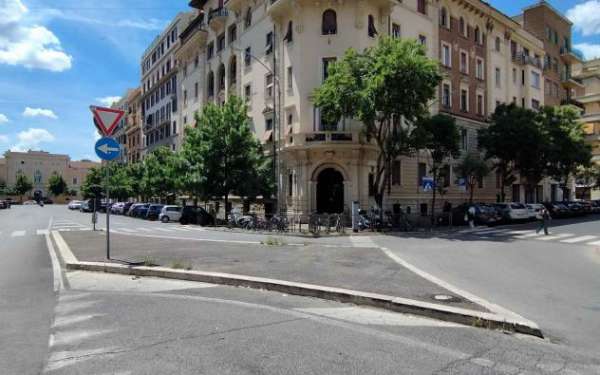 Foto Appartamento in affitto a Roma - 4 locali 140mq