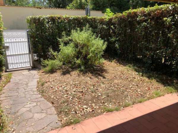 Foto Appartamento in affitto a Ronchi - Massa 65 mq  Rif: 1394279