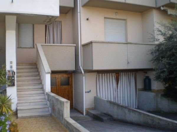 Foto Appartamento in Affitto a Rosignano Marittimo