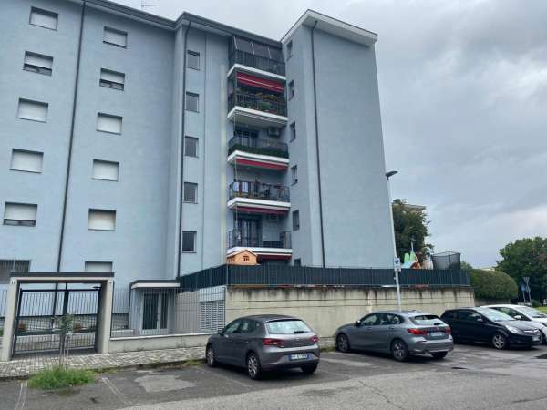Foto Appartamento in affitto a Rozzano
