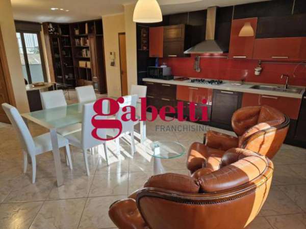 Foto Appartamento in affitto a San Nicola La Strada - 4 locali 120mq