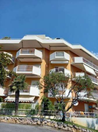 Foto Appartamento in affitto a Sanremo - 2 locali 52mq