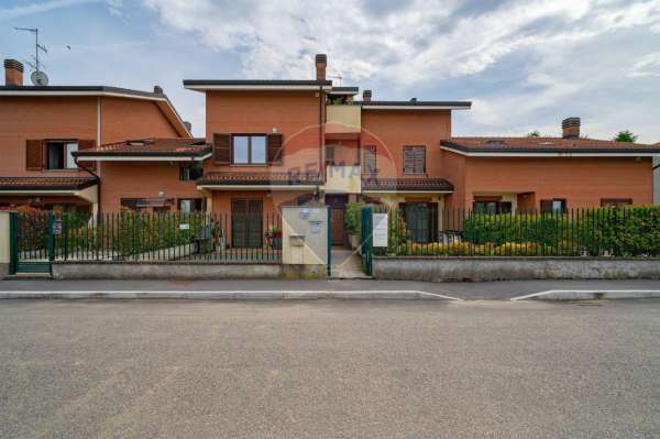 Foto Appartamento in affitto a Saronno